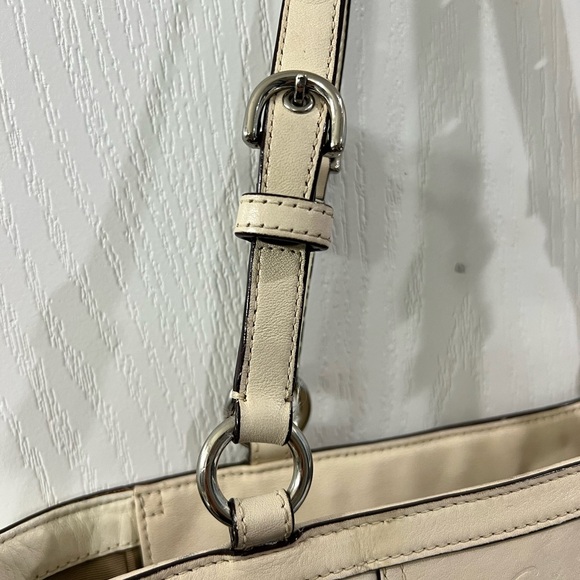 Coach White Leather Shoulder Bag - Picture 8 of 12